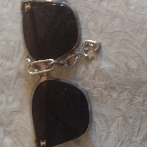 Sunglasses with logo new,and matching key chain $45 - Picture 4 of 7